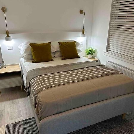 Premium Executive Apartment In Dunfermline Bagian luar foto