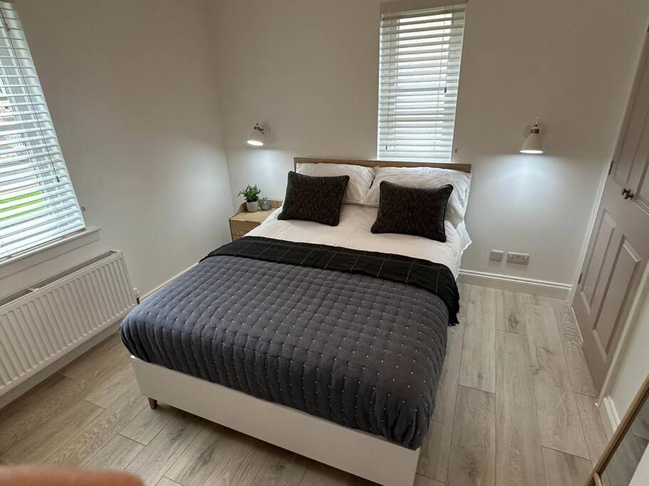 Premium Executive Apartment In Dunfermline Bagian luar foto